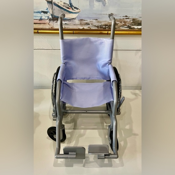 American Girl doll wheelchair, for 18-inch dolls. 
And new light condition - Picture 1 of 4